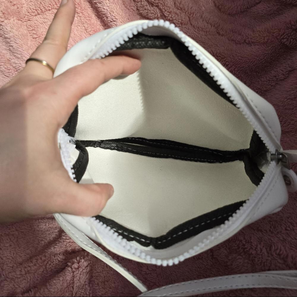 Hula White Crossbody Bag - Picture 4 of 5